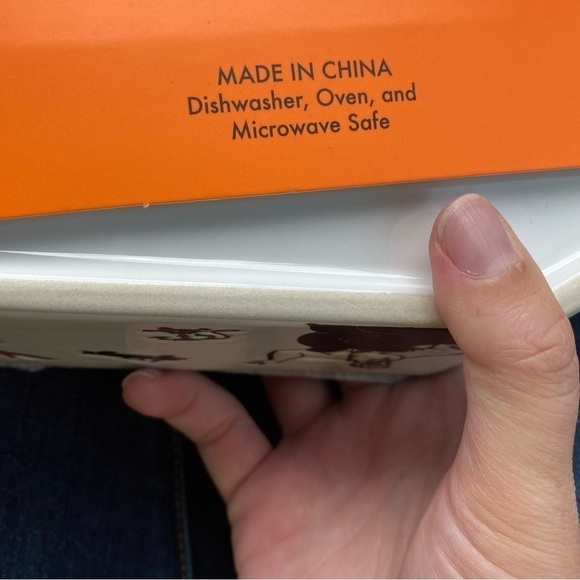 Disney Villains Coffin Shaped Baking Dish W/ Lid Handle Black Ursula Cruella NEW - Picture 5 of 5